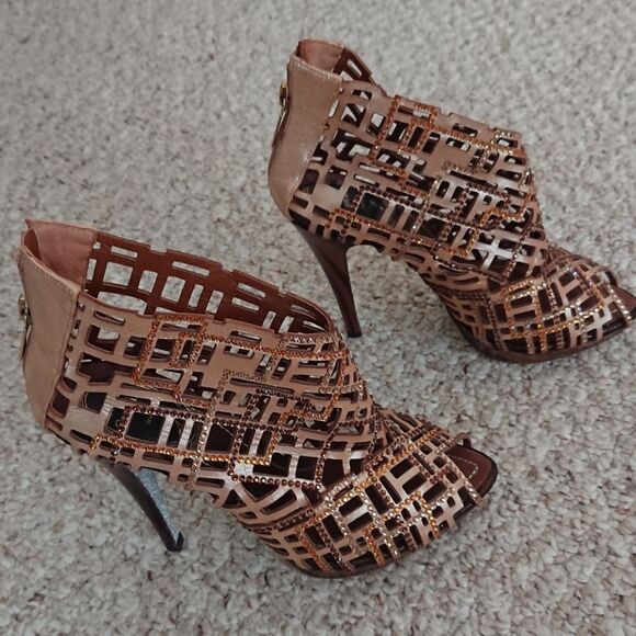 Rene Caovilla gold tone leather embellished Swarovski crystals booties size 36.5 - Picture 3 of 14